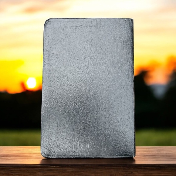 New American Standard Bible 1977 Red Letter Dictionary Concordance Famil… - Picture 2 of 13